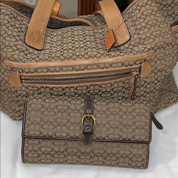 COACH DIAPER BAG N WALLETS - Picture 3 of 5